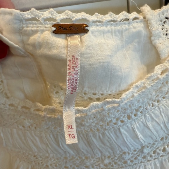 Free People XL and soft White Embroidered Women's cotton Top - Picture 4 of 9
